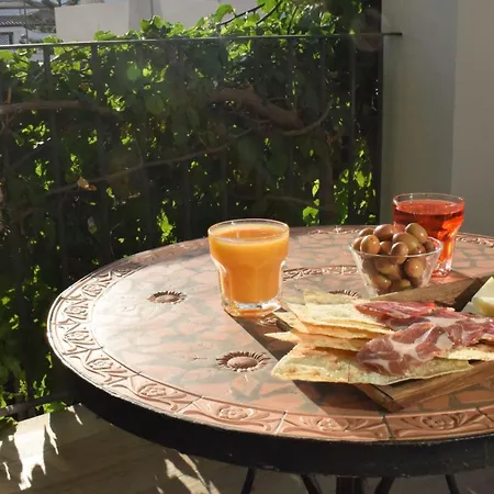 Couette-café Lughia 4*