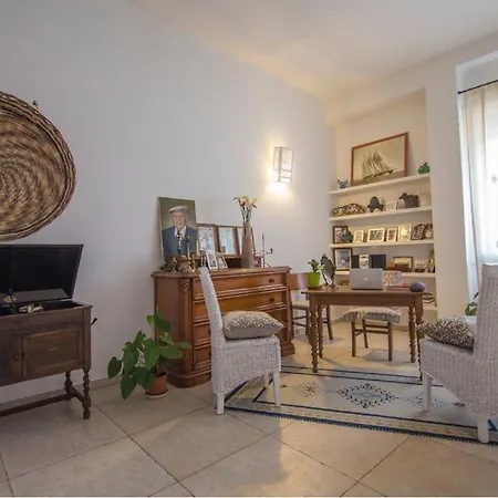 Lughia Bed & Breakfast *