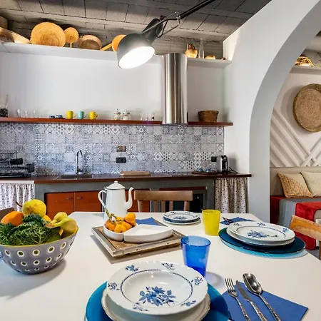 Lughia Bed & Breakfast 4*