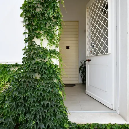 Lughia Bed & Breakfast 4*