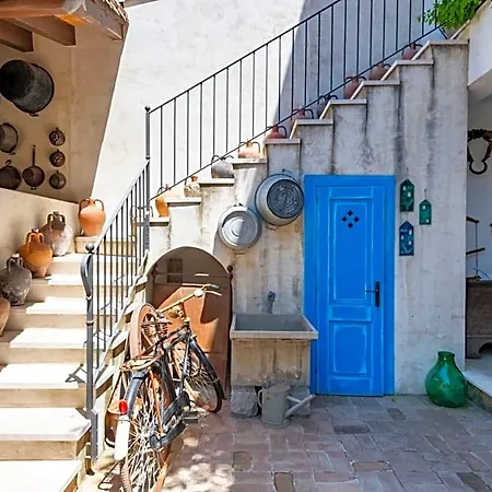 Lughia Bed and breakfast 4*